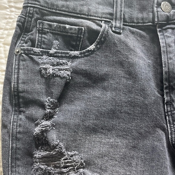 Old Navy Gray Jean Shorts Distressed Frayed Hem - Picture 4 of 7